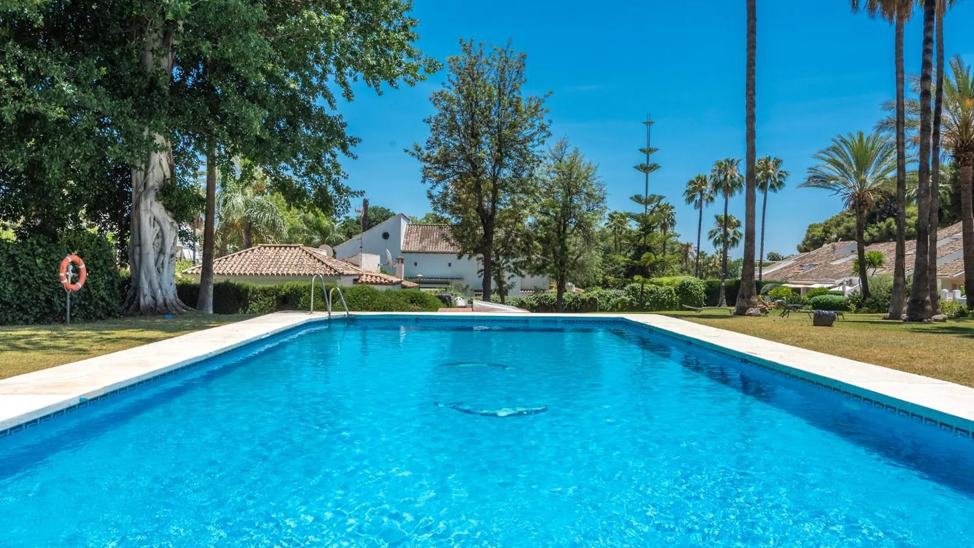 Agrupadas, Family Apartment With Amazing Location Marbella 0*,  Spain