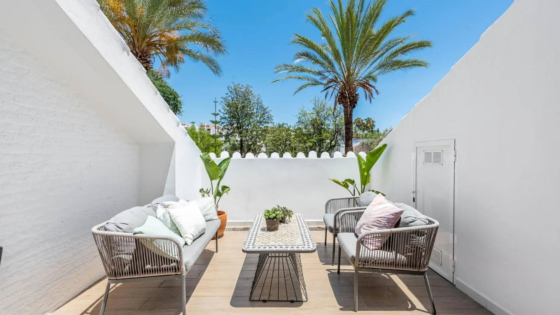 Agrupadas, Family Apartment With Amazing Location Marbella